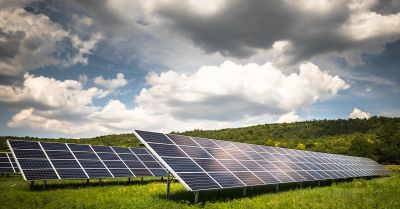 Orlen rozwija odnawialne źródła energii, inwestując w fotowoltaikę