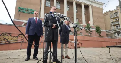 Błaszczak: miejsce schronienia w UD Wola działa tylko w godzinach otwarcia urzędu; rzecznik urzędu zaprzecza