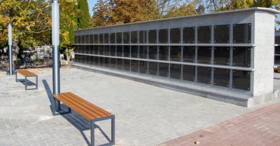 IV etap kolumbarium ma 120 nisz na urny